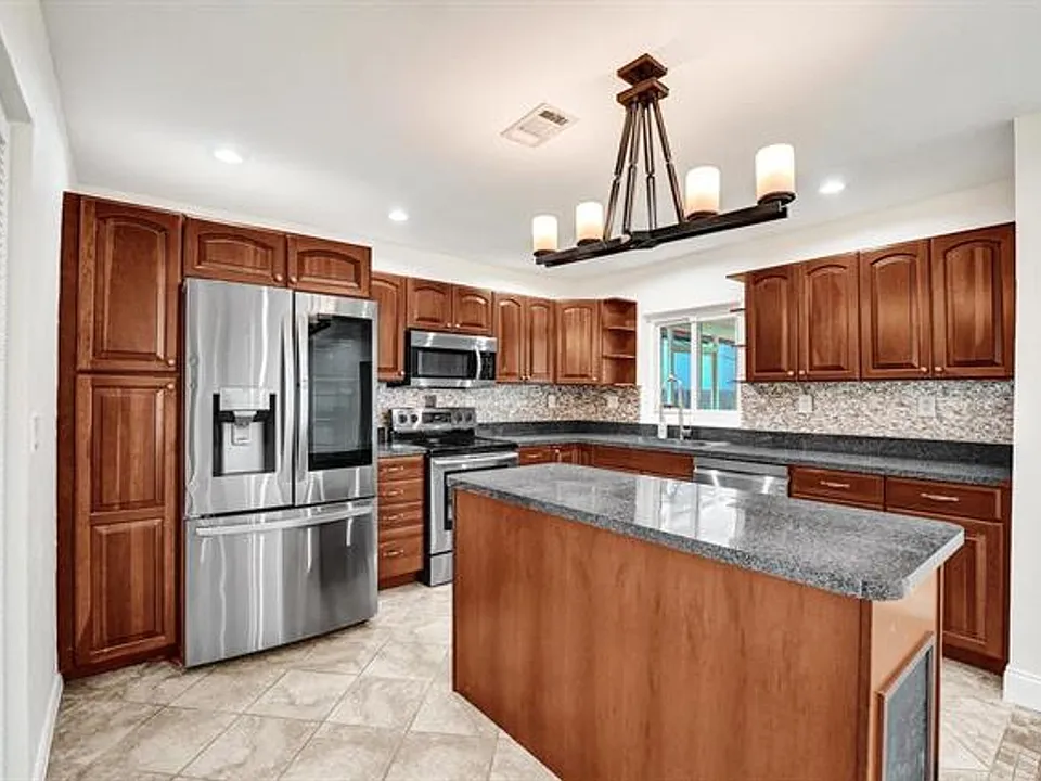 300 SW 19th Ave #300