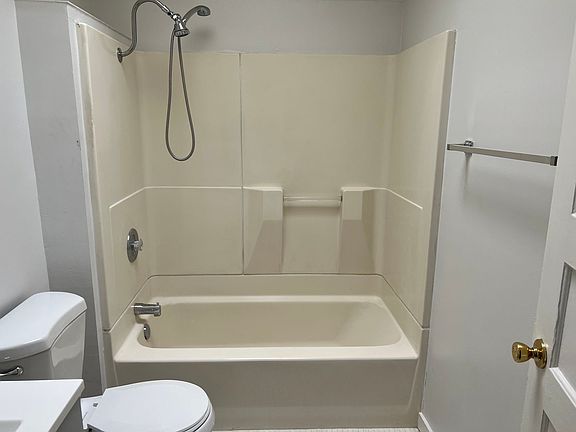 5th image of 303 3rd Ave APT C