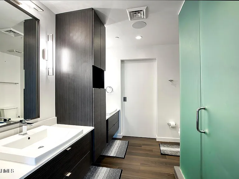200 W Portland St #820 — Photo 26