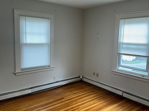 3rd image of 31 Ellsmere Ave