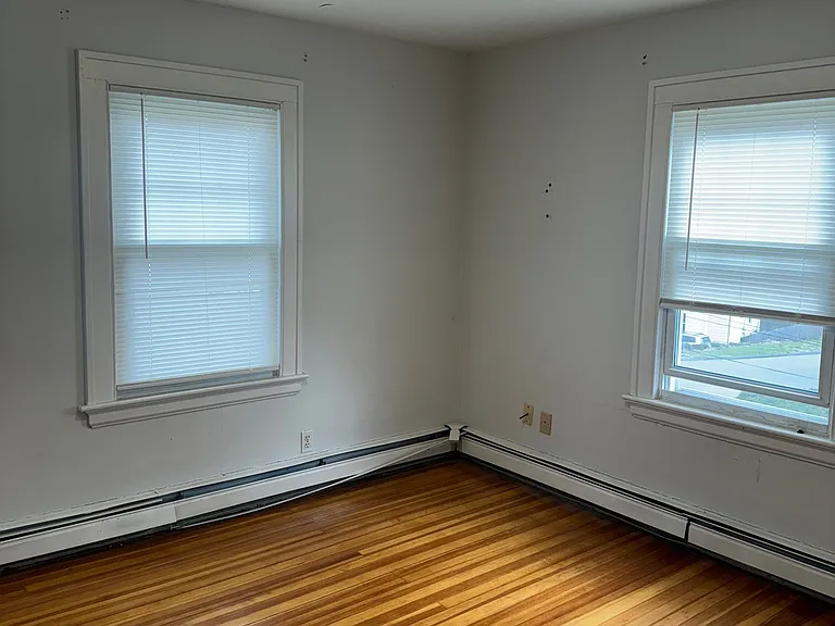 31 Ellsmere Ave — Photo 7