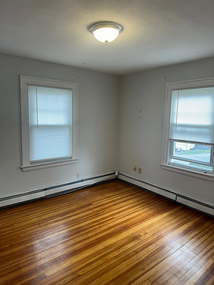 Building Photo - 31 Ellsmere Ave