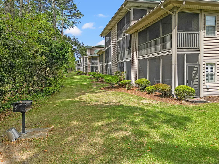 412 Pinehurst Ln #15-7 — Photo 31