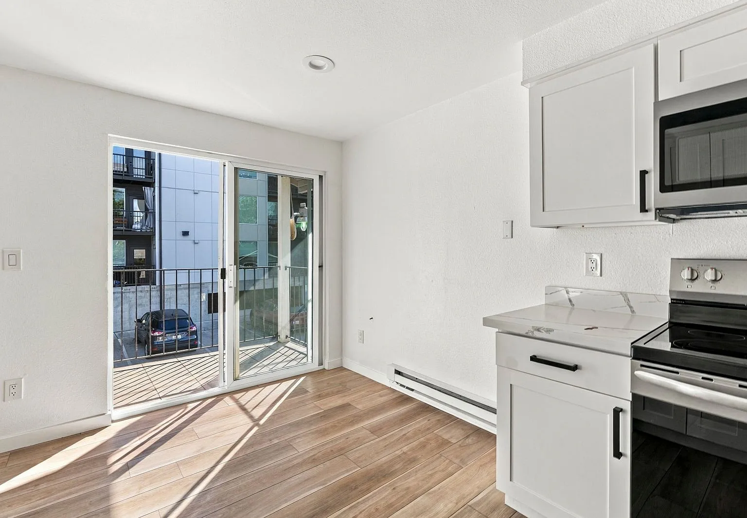 2 bed, 1.0 bath, 786 sqft, $1,775 — Photo 3