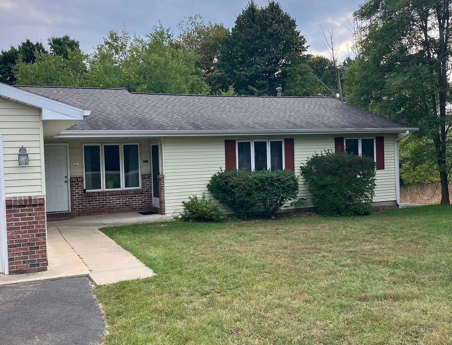 2 bed, 900 sqft, $1,700 — Photo 1