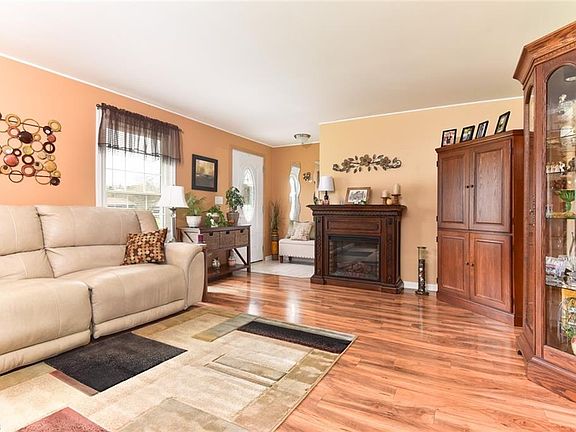 3rd image of 1804 Allen Dr