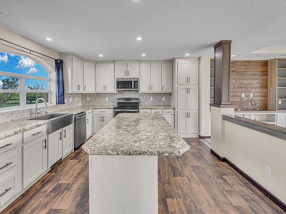 4th image of 950 94th St SE