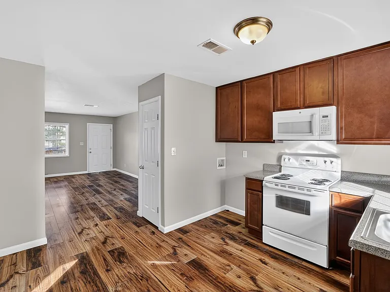 3681 Lynn Dr — Photo 26