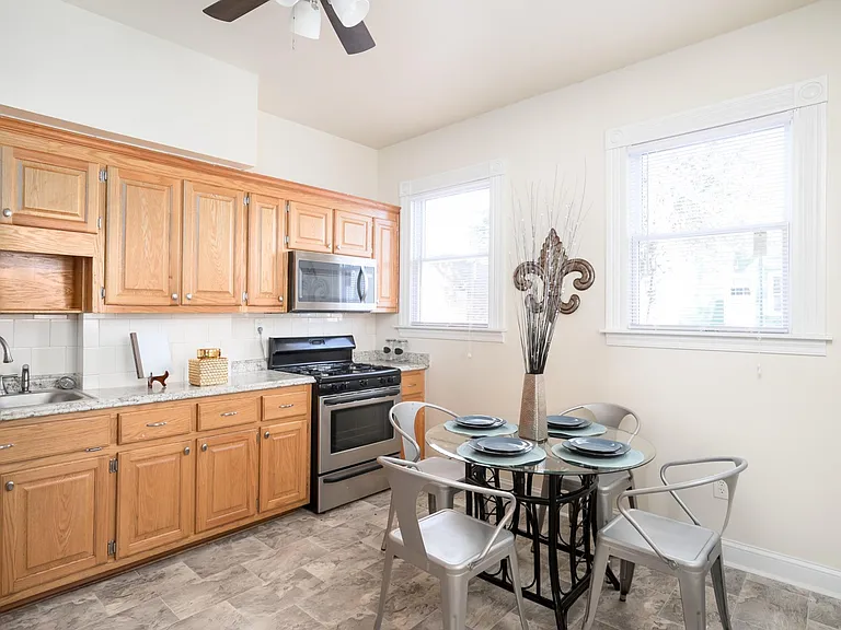 3104 E Marshall St — Photo 12