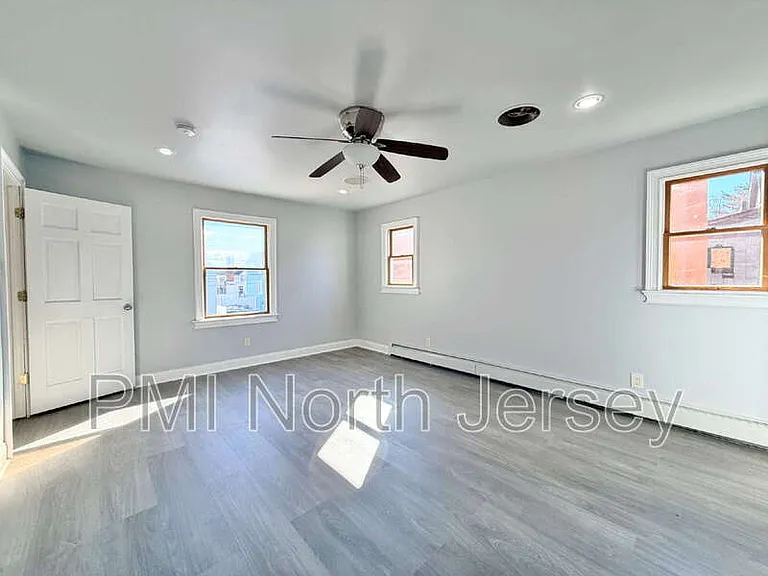 227 Washington Ave — Photo 18