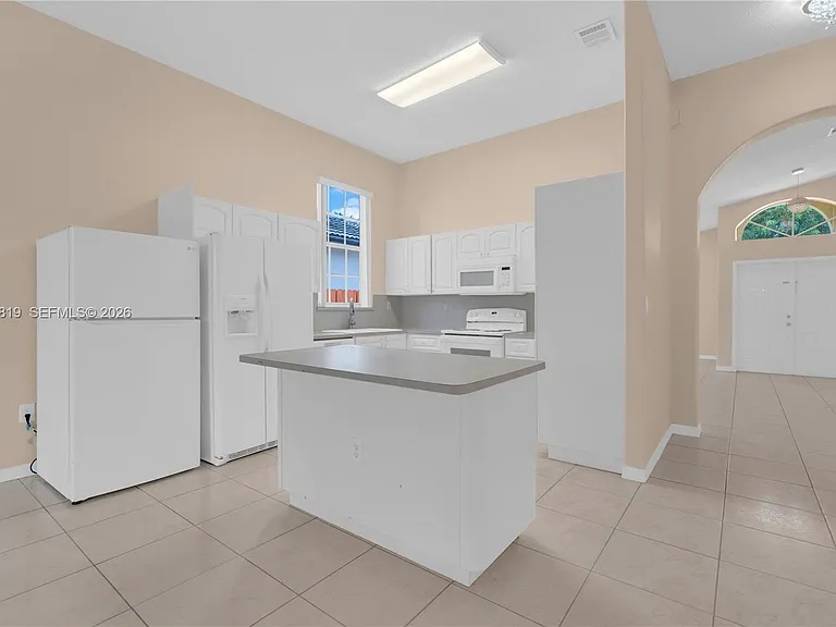 15339 SW 32nd Ter — Photo 9