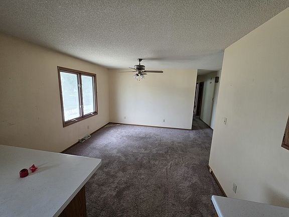 5th image of 605 Dixon Ave