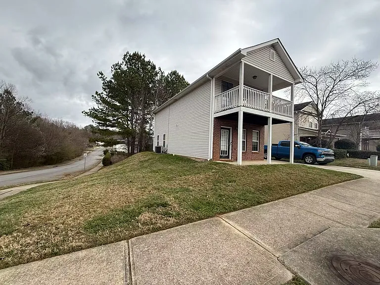 148 Milford Dr — Photo 3