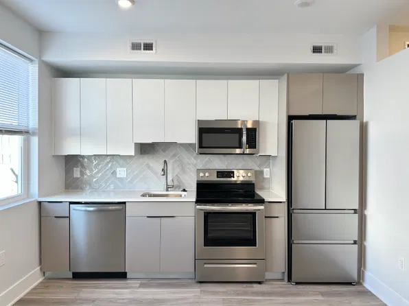 3839 Wallace St, Philadelphia, PA