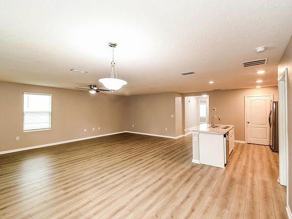 5th image of 3507 Twin Falls Dr