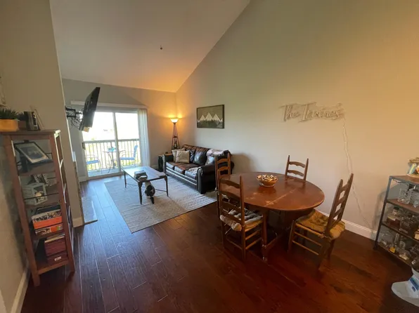 11320 Aristotle Dr APT 406, Fairfax, VA 22030