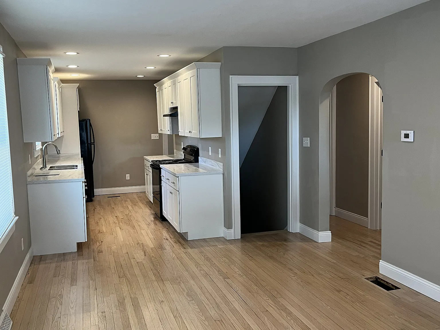 8 bed, $1,700 — Photo 4