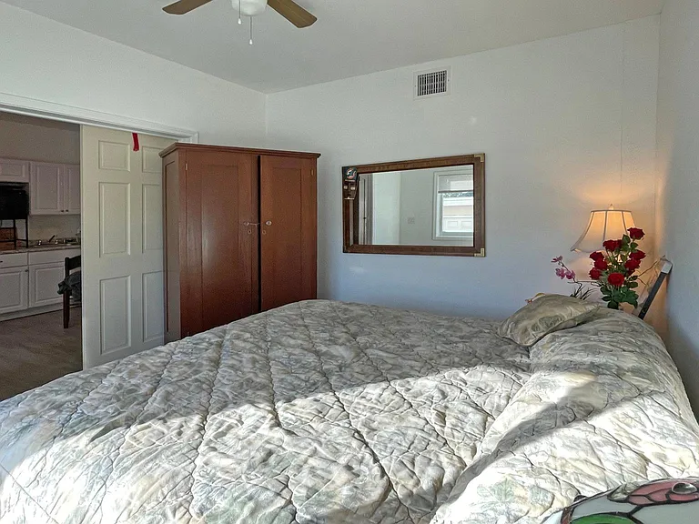 129 Cunningham Ln — Photo 11