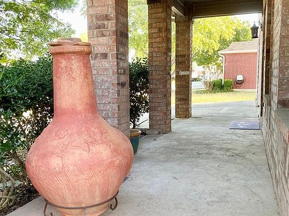 2nd image of 2220 Breanna Way