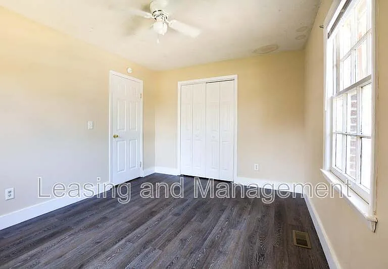 1045 Harbor View Rd #A — Photo 11