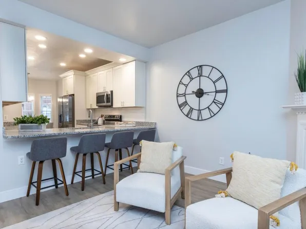 Live Oaks - Old Virginia Beach, 940 Old Virginia Beach Rd #3B-2Ba-1400Sqft, Virginia Beach, VA 23451