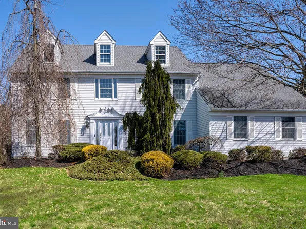 17 Ginnie Ln, West Windsor, NJ 08550