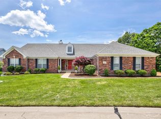 16106 Pine Terrace Dr, Ballwin, MO 63021