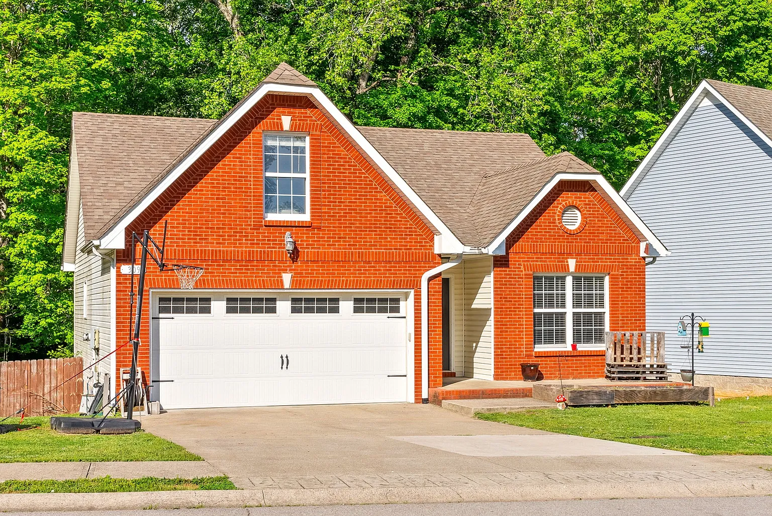 309 David Dr photo 1