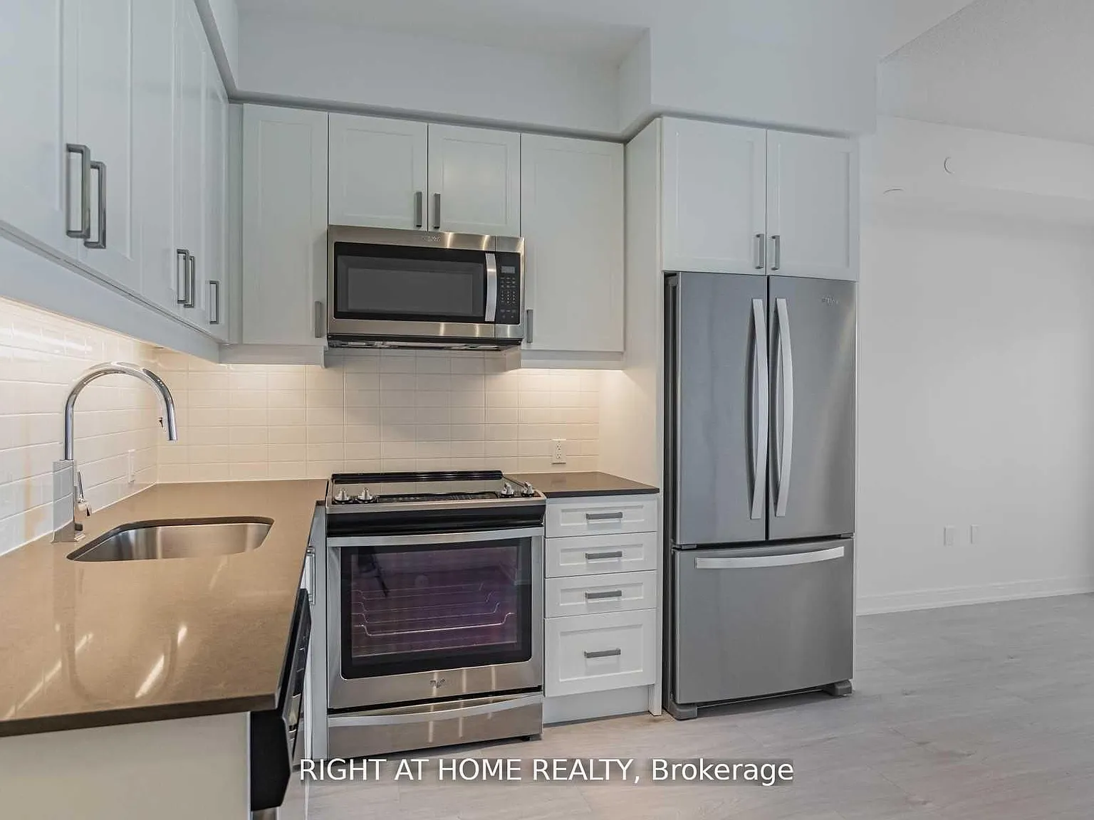 2 bed, $2,300 — Photo 4