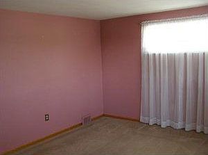 3rd image of 604 Hillcrest Dr