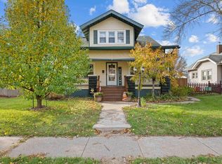 1926 Wilkes Ave, Davenport, IA 52804