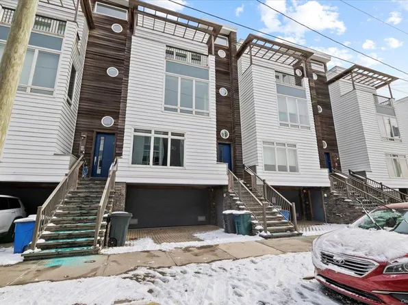 156 Beach 5th Street, Far Rockaway, NY 11691