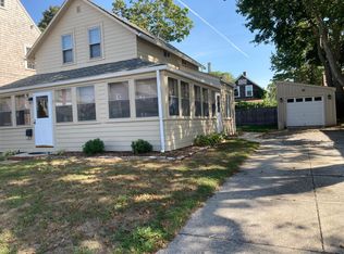 17 Blanding Ave, Barrington, RI 02806