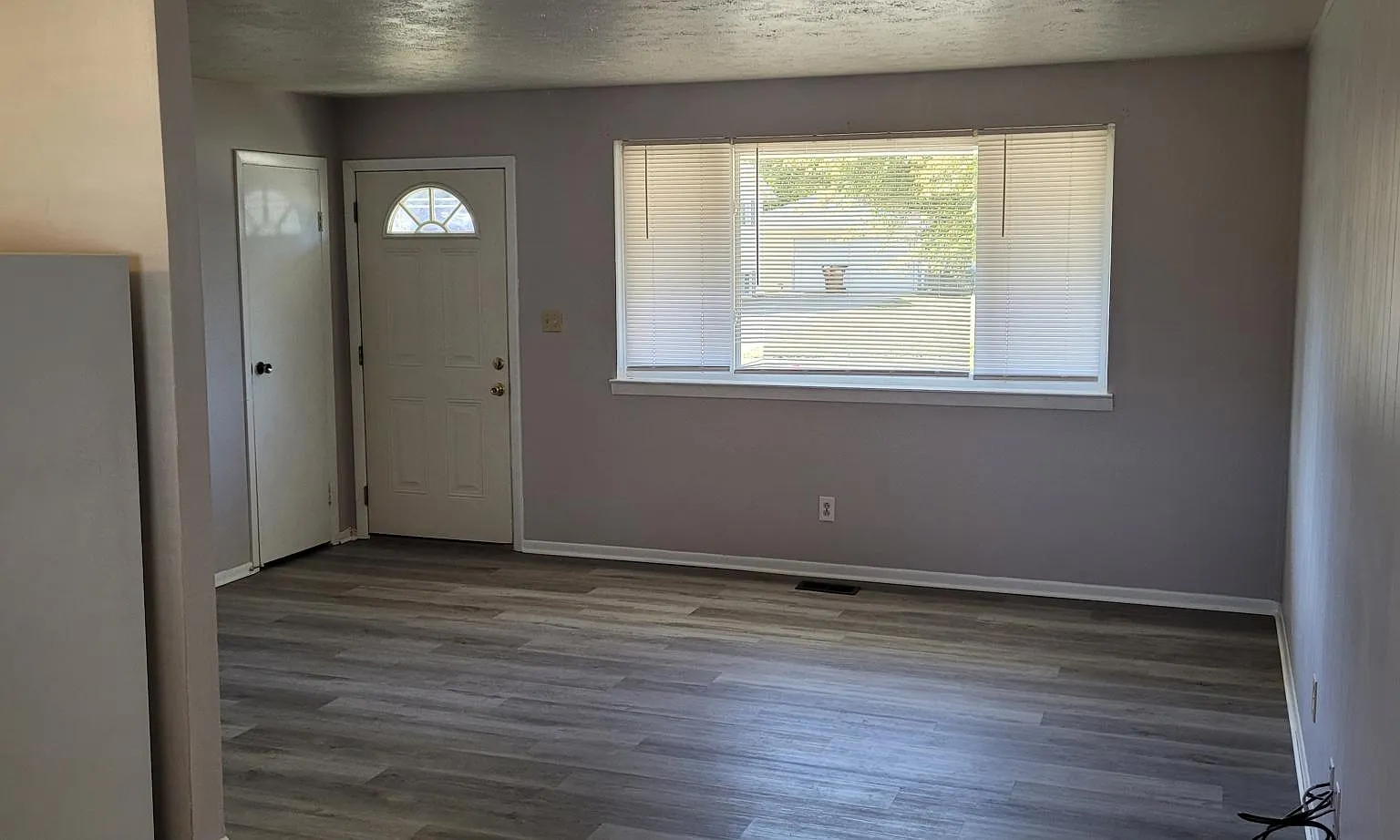 3 bed, 1000 sqft, $1,435 — Photo 3