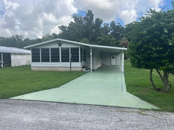 52 Outlet Dr, Lake Panasoffkee, FL 33538