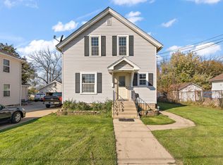 645 Woodlawn Ave, Aurora, IL 60506