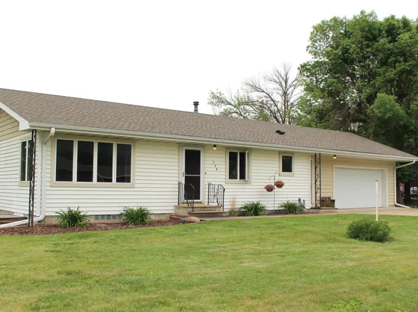 306 3rd Ave SE, Blooming Prairie, MN 55917
