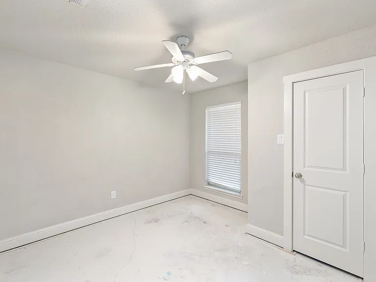6728 Fair Meadows Dr — Photo 1