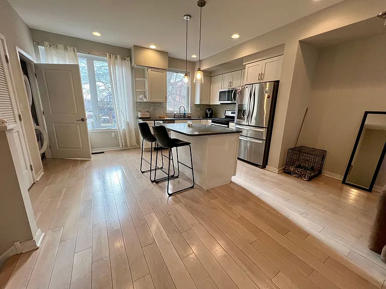 606 W Jefferson St — Photo 10