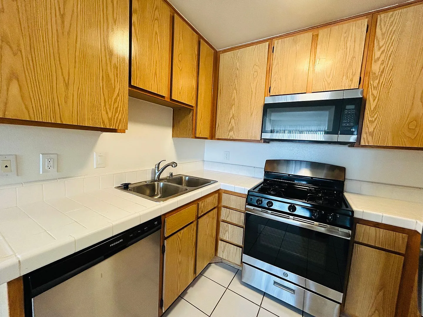 10520 National Blvd — Photo 4