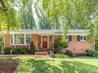 10225 Fox Ln, Fairfax, VA 22030