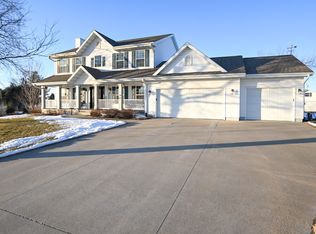 1835 Somerset Dr, Marion, IA 52302