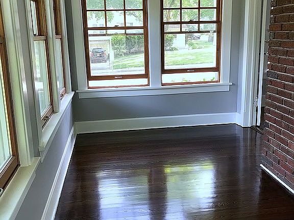 Sunroom / Office (16 x 8)