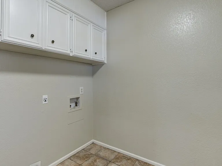 Albany Ridge Apartments Comfortable Living in West Lubbock — Photo 14