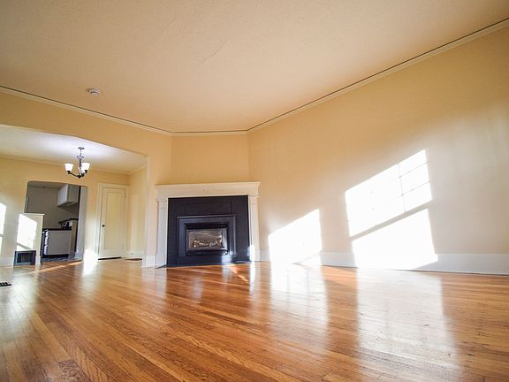 2nd image of 2613-2615 NE Clackamas St #2613