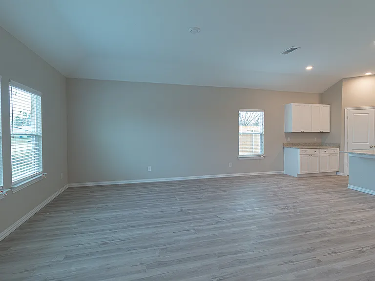 1906 Oliver St — Photo 14