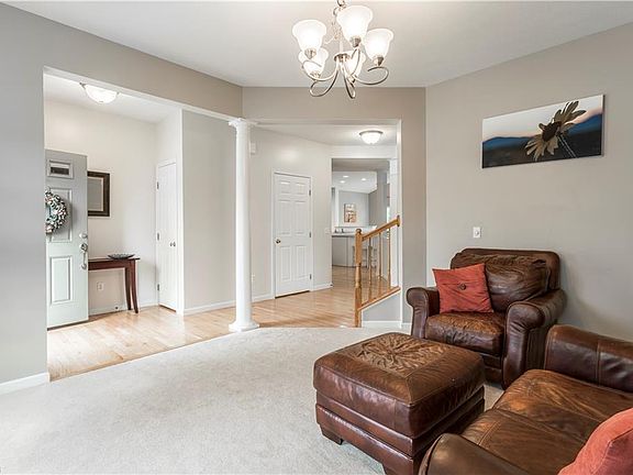 5th image of 1815 Curry Ln