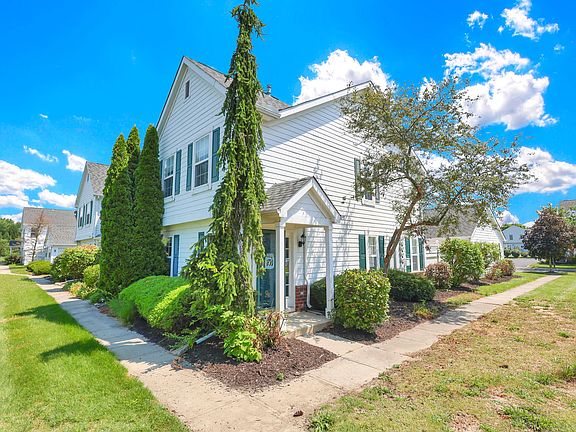 2nd image of 6333 Lakeview Dr E #6333