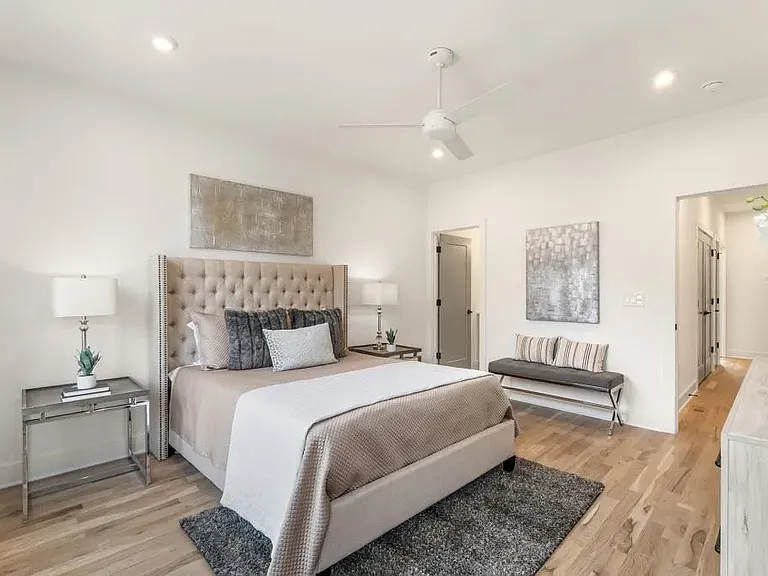 1237 Memorial Dr SE #102 — Photo 2