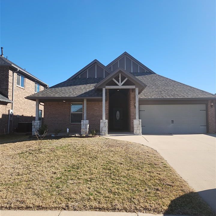 1st image of 2224 SW Oxford Dr